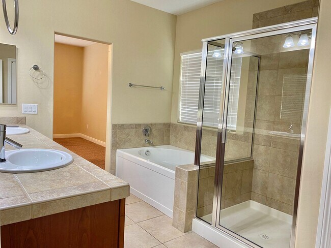 Building Photo - Summerlin South with Downstairs Master & C...