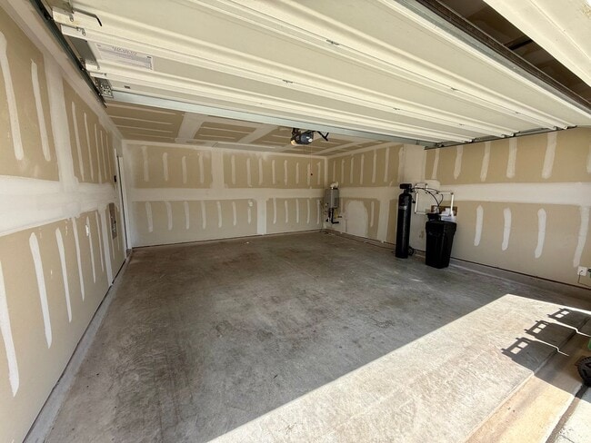 Building Photo - 10271 Asta Trl