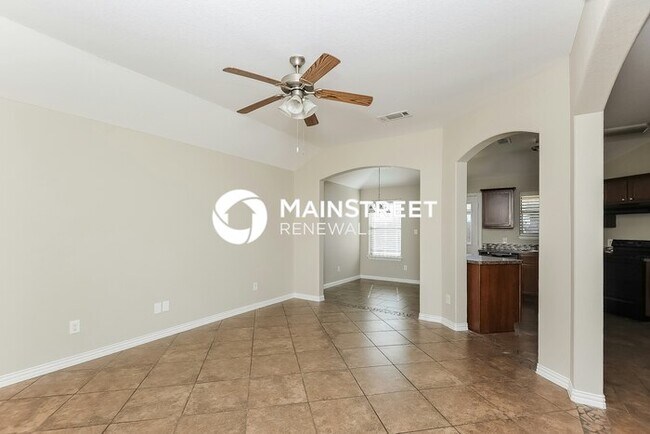 Building Photo - 3 Bedroom Pet-Friendly Home in Fort Worth, TX with Main Street Renewal