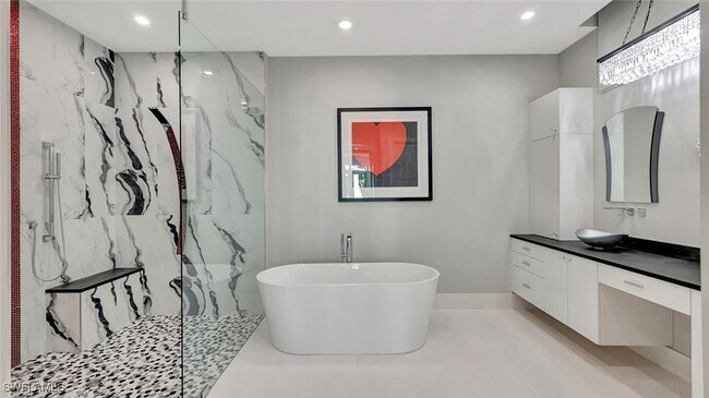 Building Photo - 739 5th Ave N