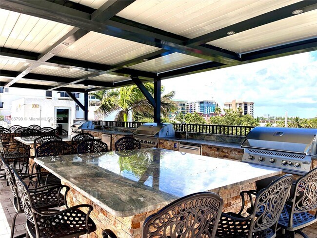 Building Photo - 531 N Ocean Blvd