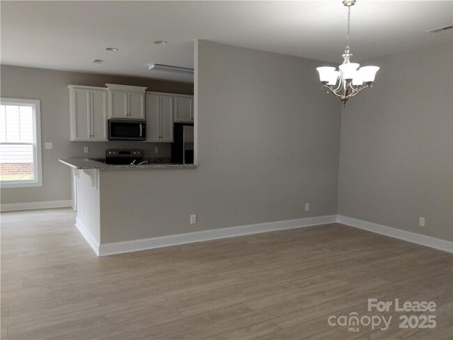 Building Photo - 835 Wisteria Wy