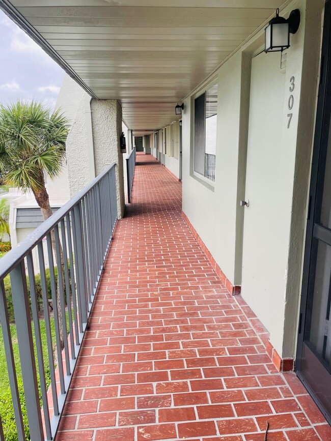 Building Photo - 4080 Tivoli Ct