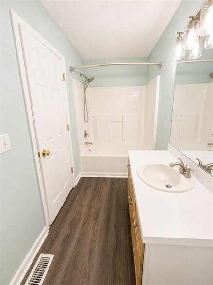 Building Photo - 62 Kingston Pointe Dr