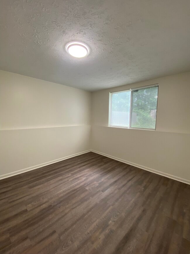 Building Photo - 1543 Hubbard Rd