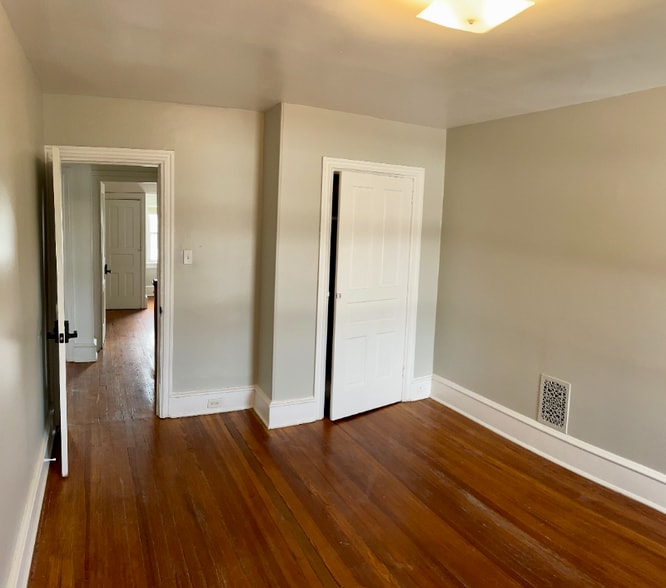 Building Photo - 1519 W 14th St