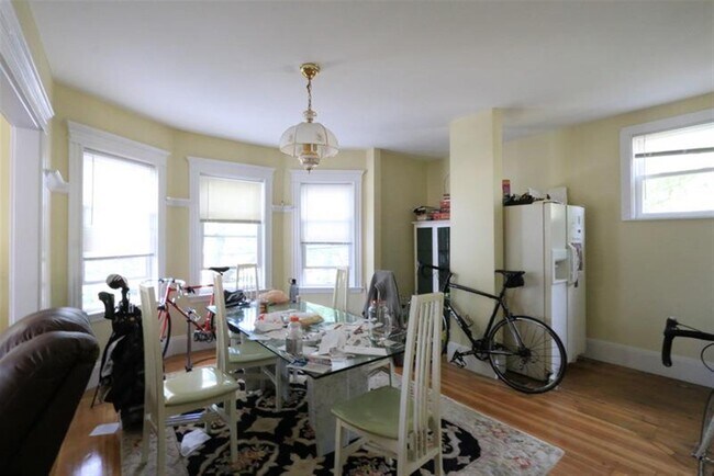 Building Photo - 19 Park Ave