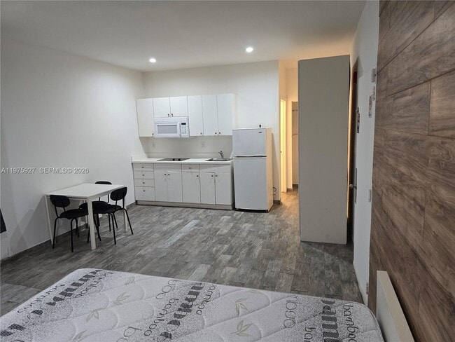 Building Photo - 1345 Pennsylvania Ave