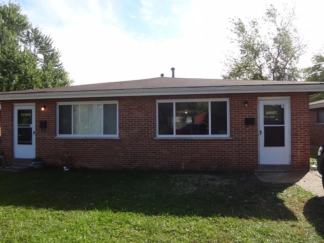 Building Photo - 10728 Tropic Dr