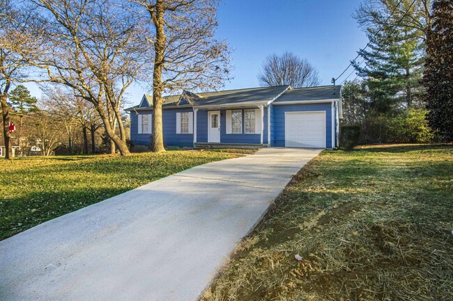 Building Photo - 6600 Woodcock Cir