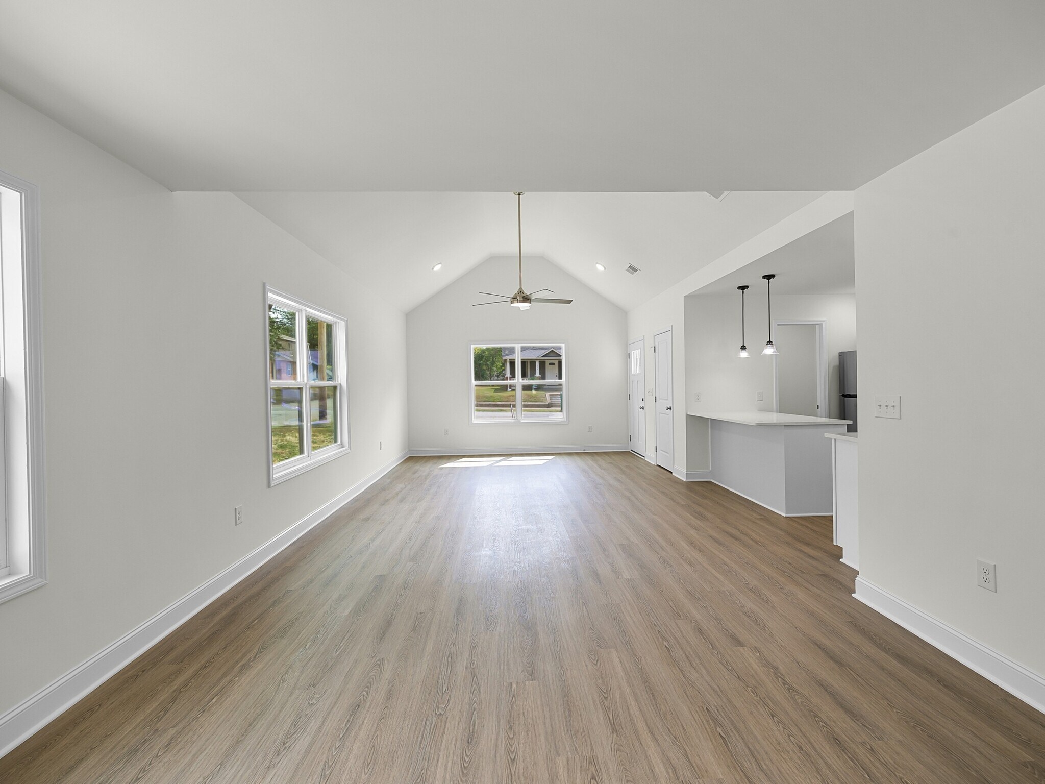 Building Photo - 307 W King St