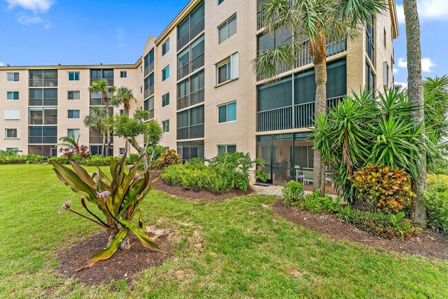 Building Photo - 275 Palm Ave