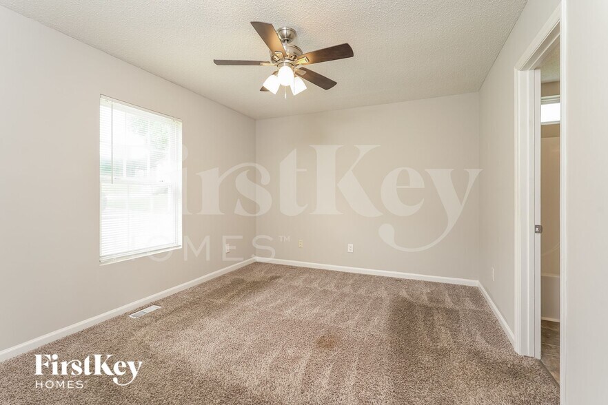 Building Photo - 514 3 Oaks Dr