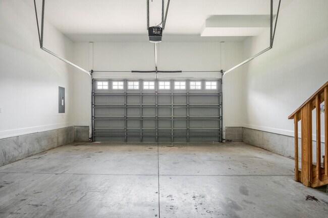 Building Photo - 107 McKinnon Pl