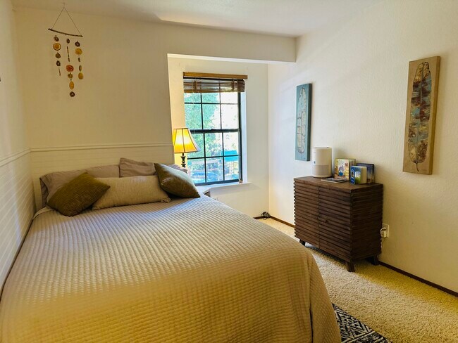 Building Photo - 22689 Cedar Pines Ave