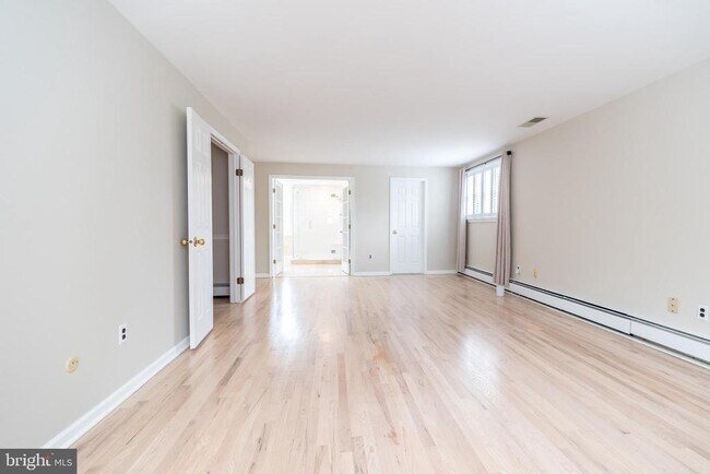 Building Photo - 38 Chestnut Valley Dr