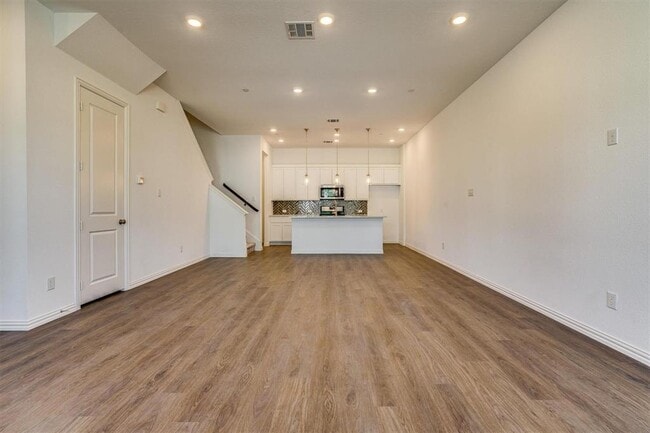 Building Photo - 9935 Schramm St