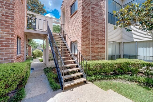 Building Photo - 10166 Oakberry St