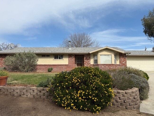 Building Photo - Beautiful County Property