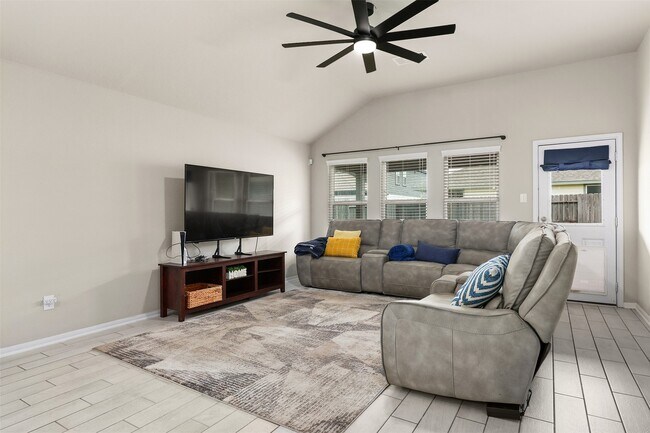 Building Photo - 2214 Sand Lily Dr