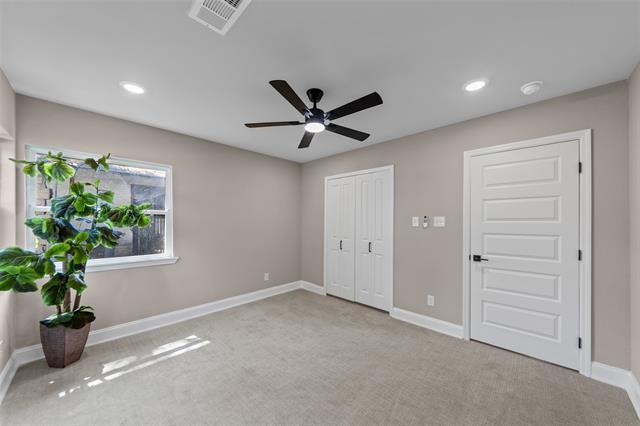 Building Photo - 1503 E Lakeview Dr