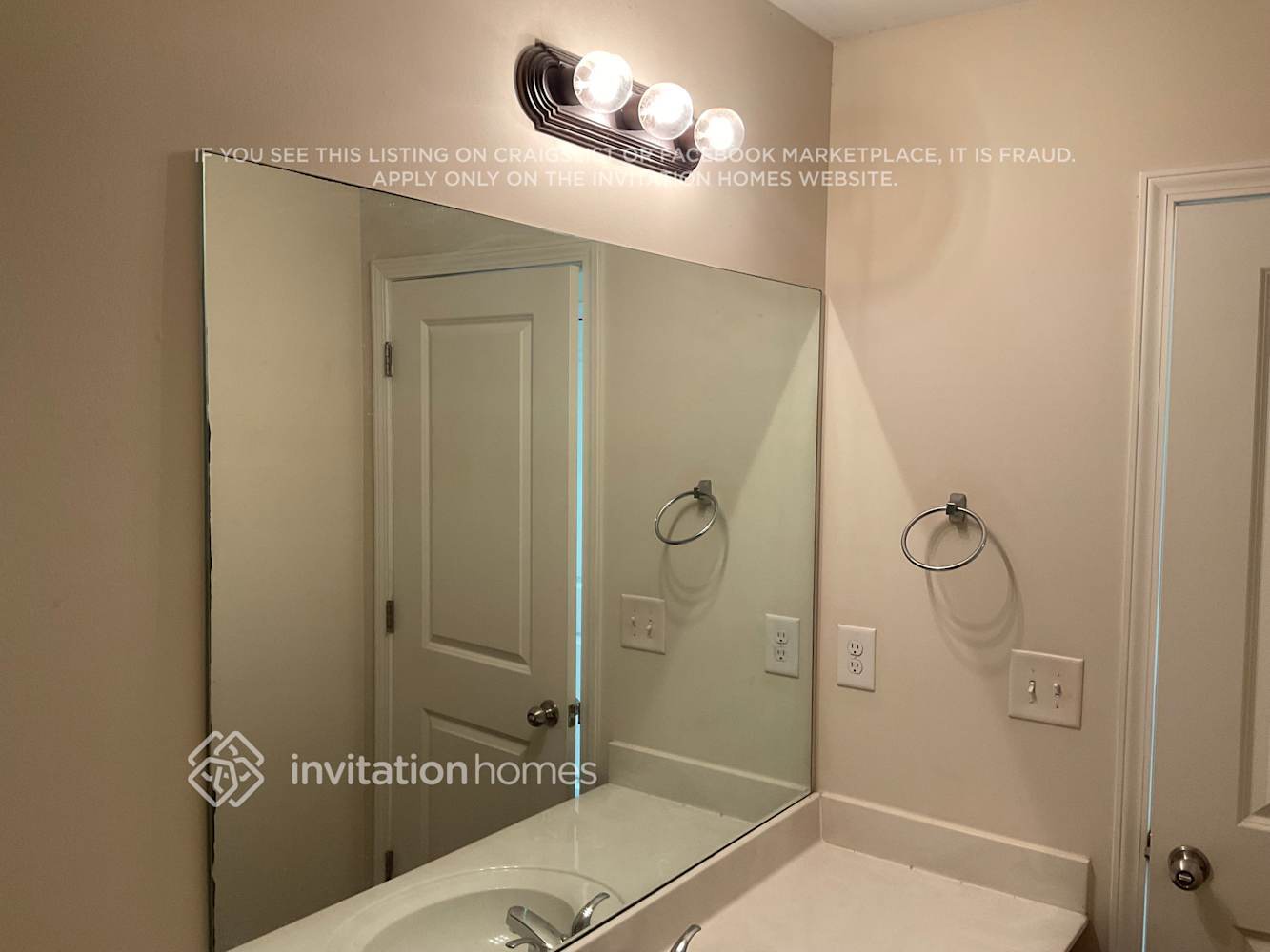 Building Photo - 319 Village Broad St