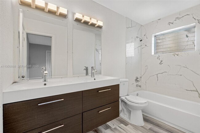 Building Photo - 3303 NW 37th Ave