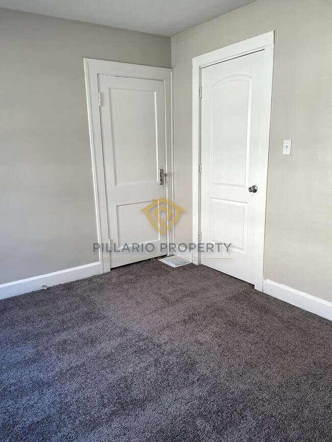 Building Photo - 926-928 N Tuxedo St.