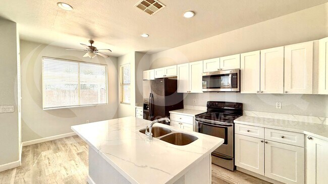 Building Photo - 44057 W Palo Cedro Rd