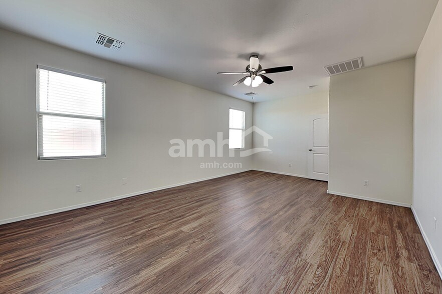 Building Photo - 4610 E Fire Opal Ln