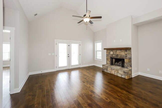 Building Photo - 13 E Field St