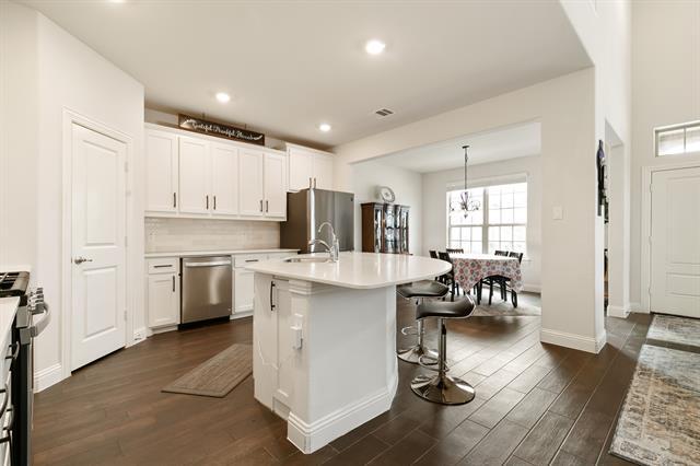 Building Photo - 6033 Dandelion Dr