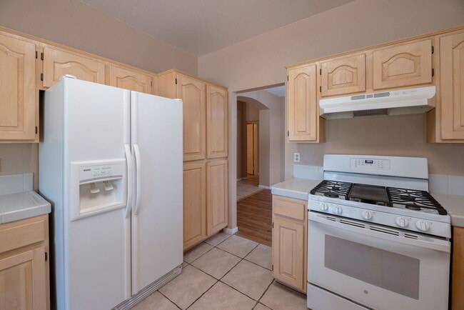 Building Photo - "Discover Comfort & Style: Spacious 3-Bedroom, 2-Bath Home in Las Vegas, NV!"