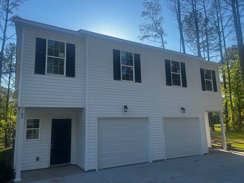 Building Photo - 703 Georgetown Cir