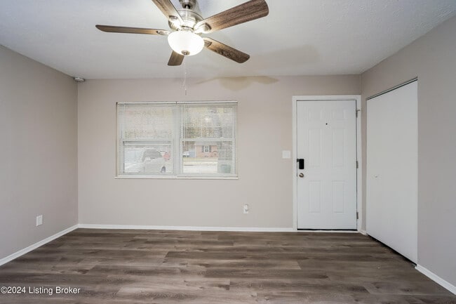 Building Photo - 8903 Willowcreek Dr