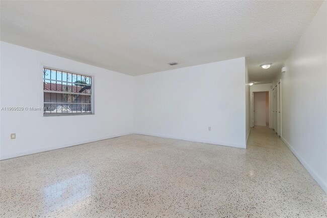 Building Photo - 3076 SW 17th St