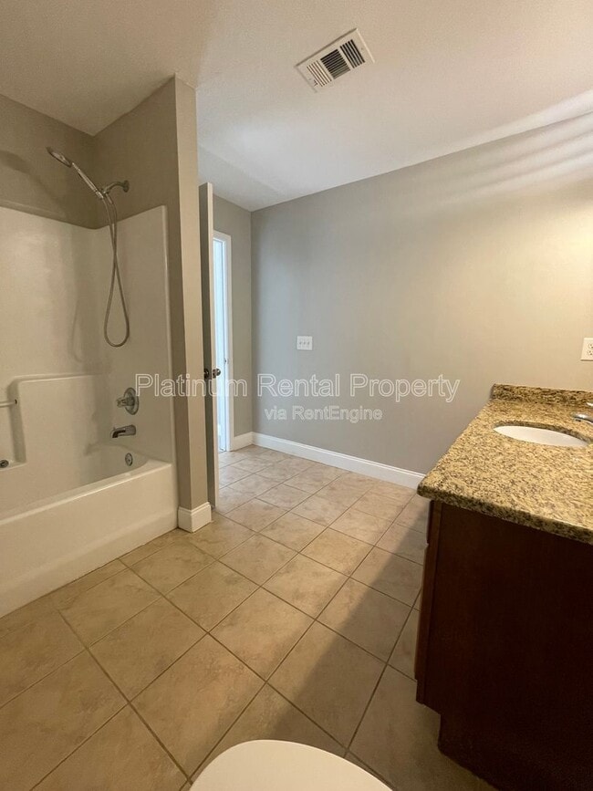 Building Photo - 1305 Smithdale Heights Dr