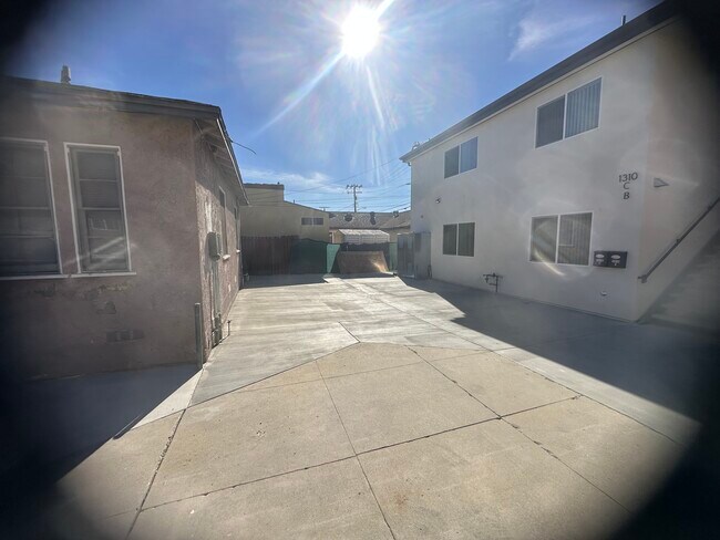 Building Photo - Reddy Properties Gardena # 2