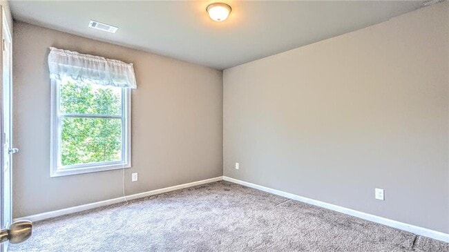 Building Photo - 3668 Acorn Dr