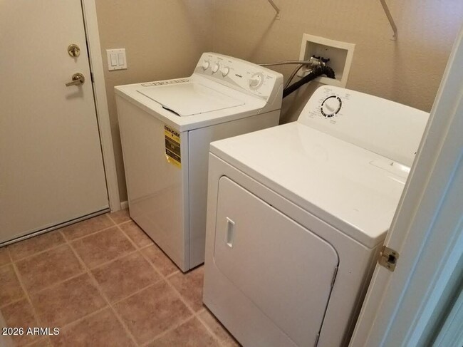 Building Photo - 20530 N Saratoga Way