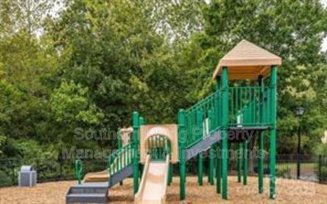 Building Photo - 8803 Ormeau Dr