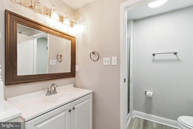 Building Photo - 3380 Longbow Ct