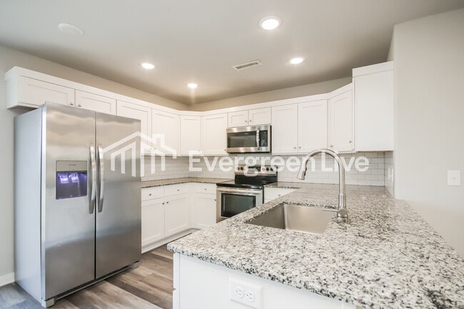 Building Photo - 341 N Mojave St