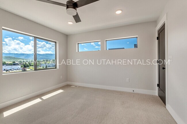 Building Photo - 1360 Gambel Oak Wy