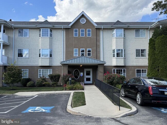 Building Photo - 509 Paoli Pointe Dr
