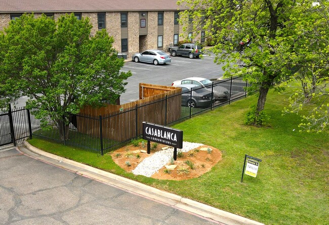 Primary Photo - 2 Bedroom Condo Walking Distance to Baylor...