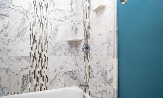 Building Photo - 807 Planters Point Dr