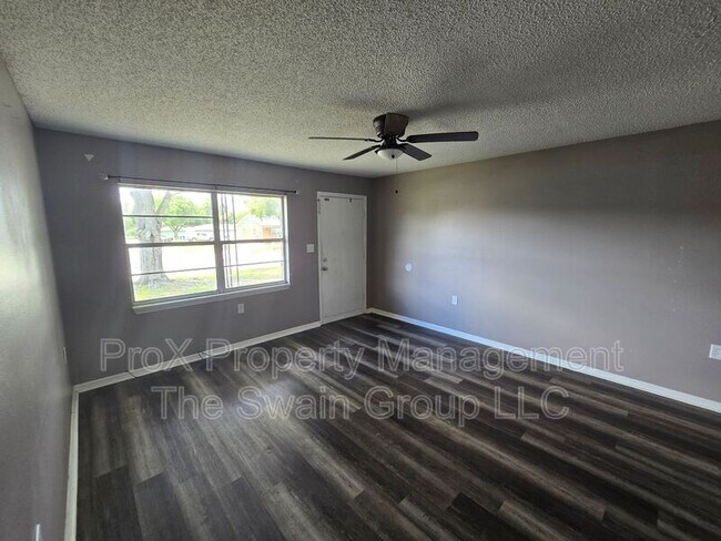Building Photo - 3007 Reiter Dr