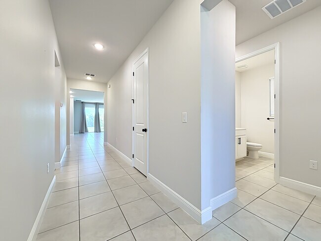 Building Photo - 362 Sofia Ln