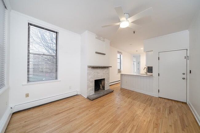 Building Photo - 132 Madison St